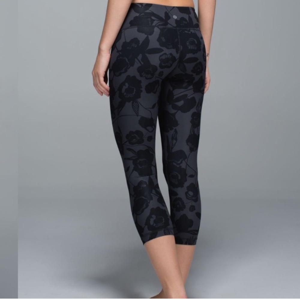Lululemon Wunder Under crop  pant floral